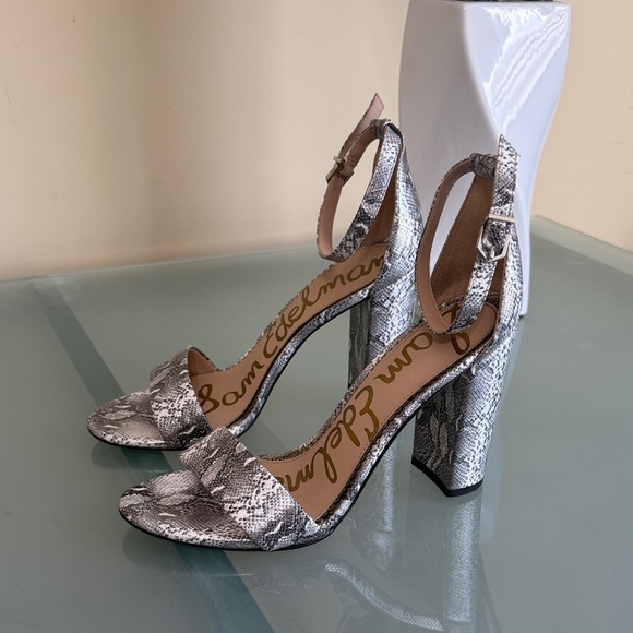 Sam Edelman Heel Sandals Sam Edelman Leather Silver and Black Sandals Size 7.5 - Picture 6 of 9
